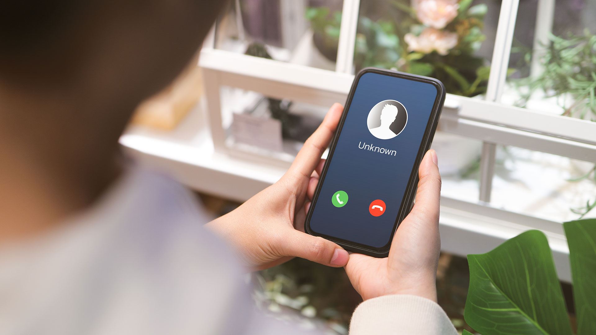 How to spot and avoid a tax scam